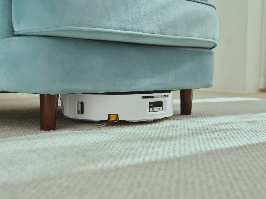 Nhà nhiều đồ nội thất nên chọn robot hút bụi con lăn nào?