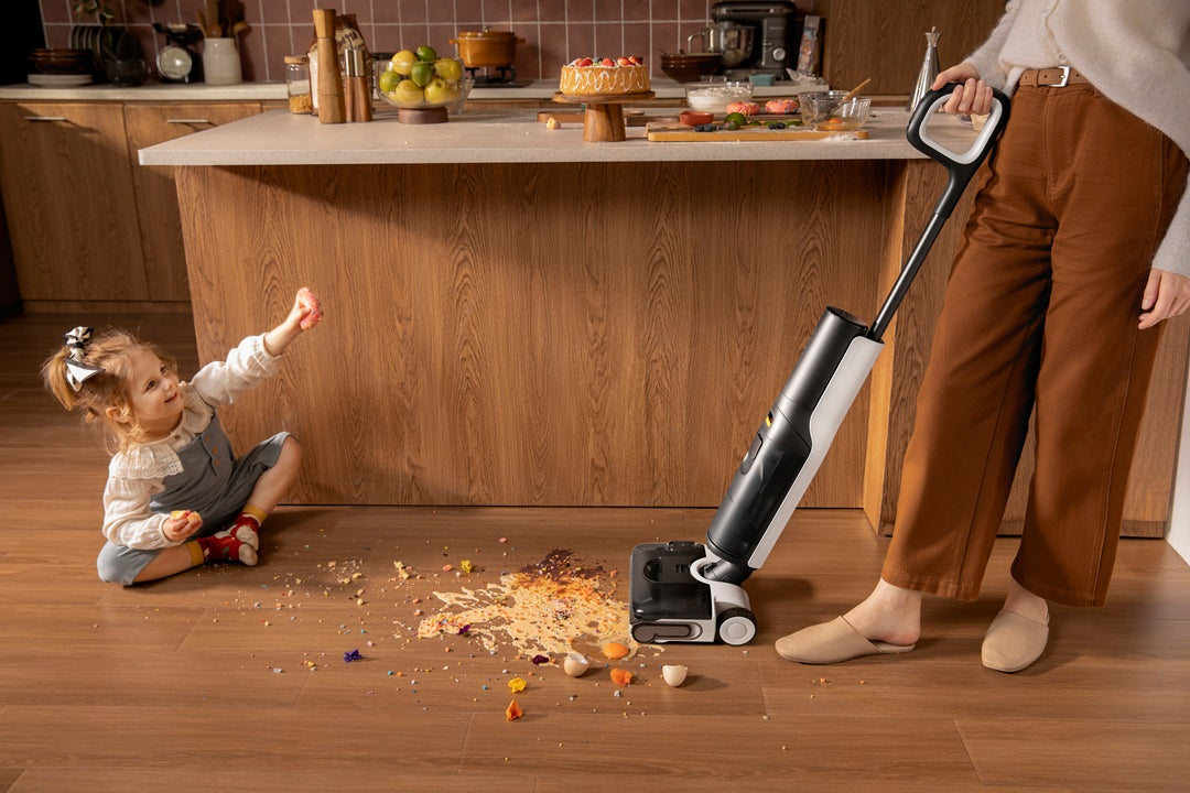 Nhà có trẻ nhỏ có nên dùng máy hút bụi lau sàn Roborock không?